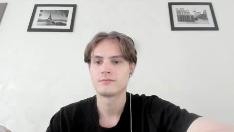 Snapshot of lazaret1k chatting on June 7, 2026, 2:10 pm Vladi online show from June 7, 2026, 2:10 pm