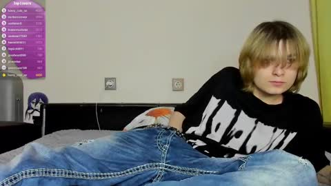 Snapshot of lazydarkknight chatting on March 3, 2025, 2:26 am Alex online show from March 3, 2025, 2:26 am