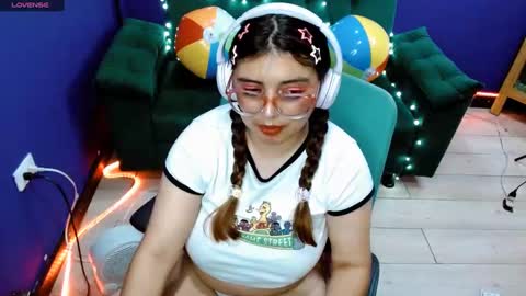 lcherryblossoml online show from September 18, 2025, 5:15 pm