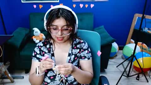 lcherryblossoml online show from October 10, 2025, 2:32 am