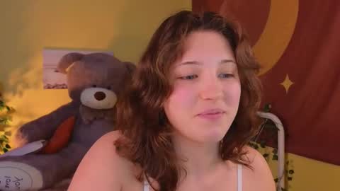 Snapshot of lea_belle_ chatting on March 6, 2025, 7:54 pm Lea online show from March 6, 2025, 7:54 pm