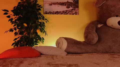 Snapshot of lea_belle_ chatting on March 7, 2025, 5:28 pm Lea online show from March 7, 2025, 5:28 pm