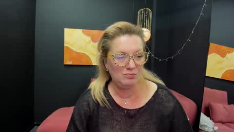 Snapshot of lea_fruit chatting on March 1, 2025, 5:49 pm Lea online show from March 1, 2025, 5:49 pm