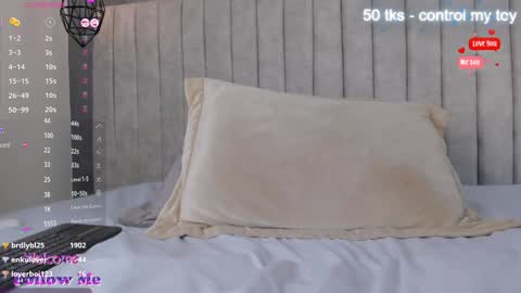 Snapshot of lea_gray chatting on February 6, 2025, 1:16 am online show from February 6, 2025, 1:16 am