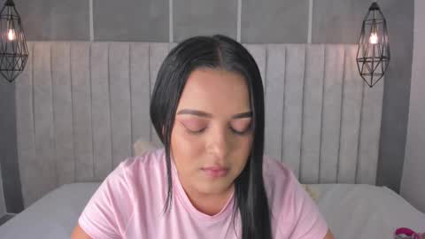 Snapshot of lea_gray chatting on February 18, 2025, 7:09 pm online show from February 18, 2025, 7:09 pm