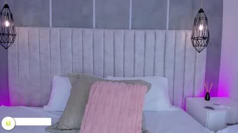 Snapshot of lea_gray chatting on November 25, 2025, 6:30 pm online show from November 25, 2025, 6:30 pm