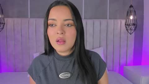 Snapshot of lea_gray chatting on February 2, 2026, 6:17 pm online show from February 2, 2026, 6:17 pm