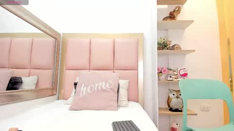 Snapshot of lea_wilson chatting on February 23, 2025, 7:38 pm Lea online show from February 23, 2025, 7:38 pm