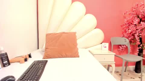 Snapshot of lea_wilson chatting on March 7, 2025, 8:33 pm Lea online show from March 7, 2025, 8:33 pm