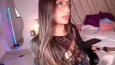 Snapshot of leahprada_ chatting on February 21, 2025, 11:21 pm Instagram Leahprada online show from February 21, 2025, 11:21 pm