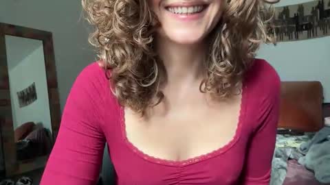 Snapshot of leahsparkles chatting on October 23, 2025, 2:38 pm Leah Sparkles online show from October 23, 2025, 2:38 pm