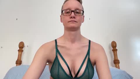 Lee online show from February 24, 2025, 4:04 pm