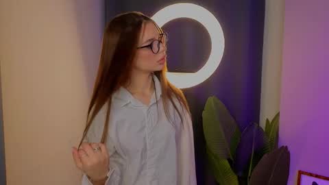 Sophie online show from April 15, 2026, 8:20 pm