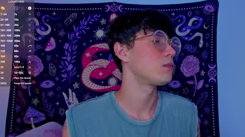 leaneseb online show from December 10, 2024, 5:39 am