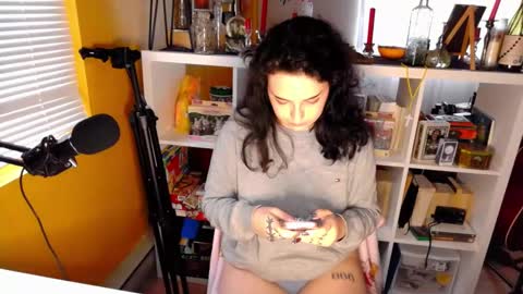 Lea Ray Pie online show from March 8, 2025, 9:40 pm