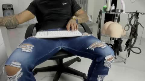 leather_king_of_bitches online show from May 6, 2026, 8:25 pm
