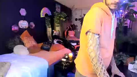 leatherdude69 online show from October 11, 2025, 1:05 am