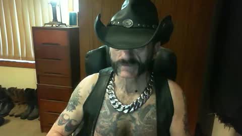 leathergreaser online show from November 1, 2025, 8:22 pm