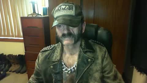 leathergreaser online show from November 19, 2025, 7:58 pm
