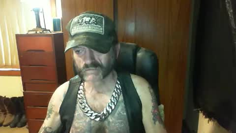 Snapshot of leathergreaser chatting on February 2, 2026, 8:46 am leathergreaser online show from February 2, 2026, 8:46 am