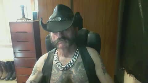 Snapshot of leathergreaser chatting on February 3, 2026, 6:22 am leathergreaser online show from February 3, 2026, 6:22 am
