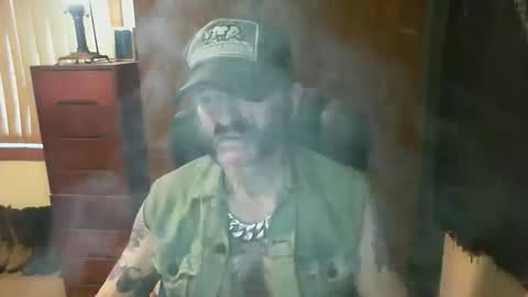 Snapshot of leathergreaser chatting on February 4, 2026, 10:26 pm leathergreaser online show from February 4, 2026, 10:26 pm