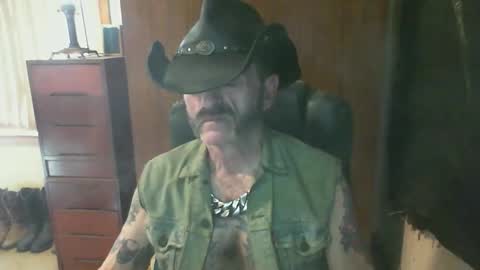 Snapshot of leathergreaser chatting on February 11, 2026, 6:18 am leathergreaser online show from February 11, 2026, 6:18 am