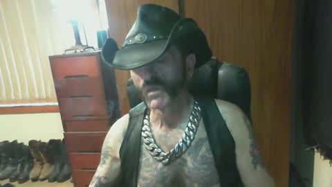 Snapshot of leathergreaser chatting on February 26, 2026, 8:52 pm leathergreaser online show from February 26, 2026, 8:52 pm