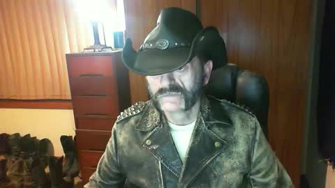 leathergreaser online show from May 28, 2026, 8:28 pm