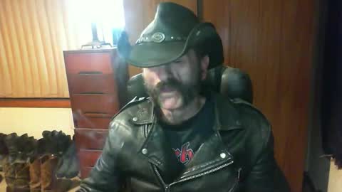 leathergreaser online show from May 31, 2026, 6:31 pm