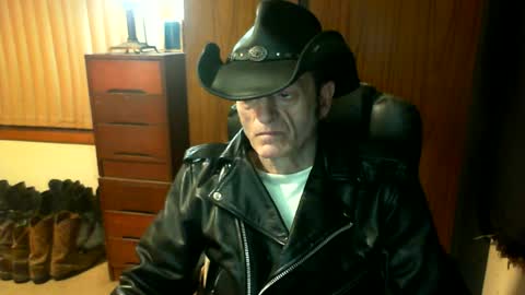 leathergreaser online show from July 7, 2026, 7:23 am