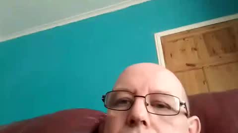 Snapshot of leatherpants68 chatting on September 23, 2025, 2:42 pm leatherpants68 online show from September 23, 2025, 2:42 pm