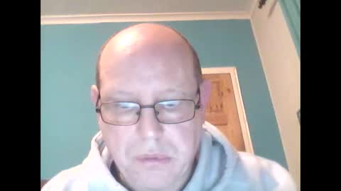 Snapshot of leatherpants68 chatting on October 28, 2025, 5:04 pm leatherpants68 online show from October 28, 2025, 5:04 pm