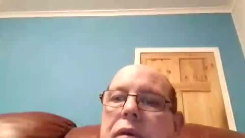 Snapshot of leatherpants68 chatting on November 12, 2025, 5:57 pm leatherpants68 online show from November 12, 2025, 5:57 pm