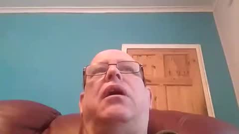 Snapshot of leatherpants68 chatting on November 16, 2025, 8:42 am leatherpants68 online show from November 16, 2025, 8:42 am