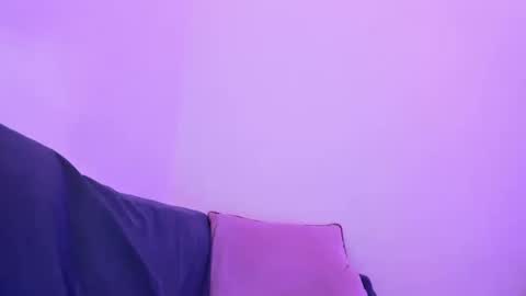 Leefoxx online show from October 6, 2025, 6:44 am