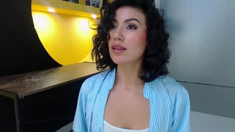 Snapshot of leethompson_ chatting on December 20, 2024, 12:19 am Leet online show from December 20, 2024, 12:19 am