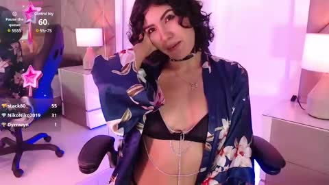 Snapshot of leethompson_ chatting on February 19, 2025, 3:27 pm Leet online show from February 19, 2025, 3:27 pm