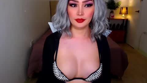 UR ULTIMATE QUEEN SUSSIE BROWN online show from January 19, 2025, 9:22 am