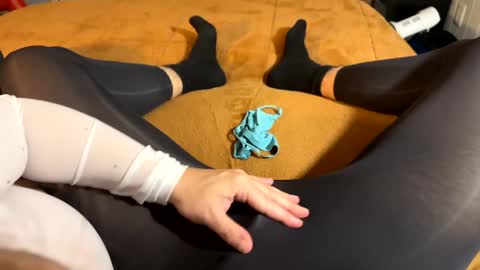 Snapshot of leggingslover7 chatting on December 3, 2024, 4:58 am leggingslover7 online show from December 3, 2024, 4:58 am