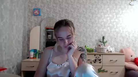 leggywily25 online show from December 4, 2024, 1:42 pm