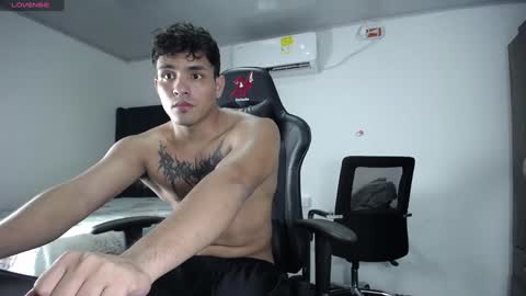 Snapshot of lei_77 chatting on December 24, 2024, 9:55 pm Lei online show from December 24, 2024, 9:55 pm