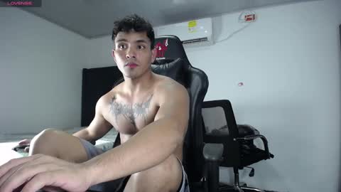 Snapshot of lei_77 chatting on December 28, 2024, 12:57 am Lei online show from December 28, 2024, 12:57 am