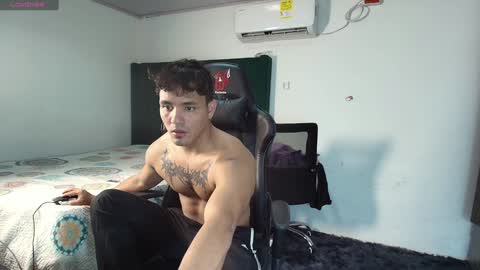 Snapshot of lei_77 chatting on January 17, 2025, 9:06 pm Lei online show from January 17, 2025, 9:06 pm