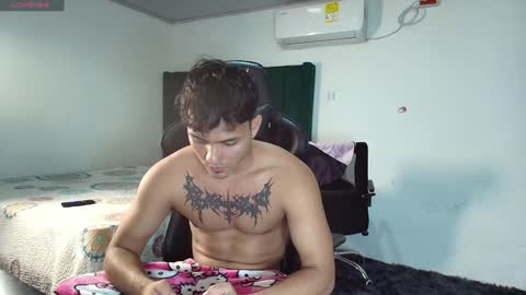 Snapshot of lei_77 chatting on February 5, 2025, 1:37 am Lei online show from February 5, 2025, 1:37 am