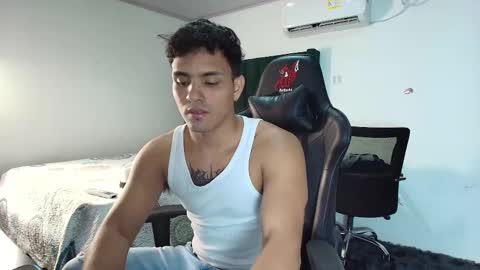 Snapshot of lei_77 chatting on March 1, 2025, 8:31 pm Lei online show from March 1, 2025, 8:31 pm