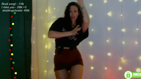 hey Im Leia and I love rock  online show from June 5, 2026, 7:19 pm