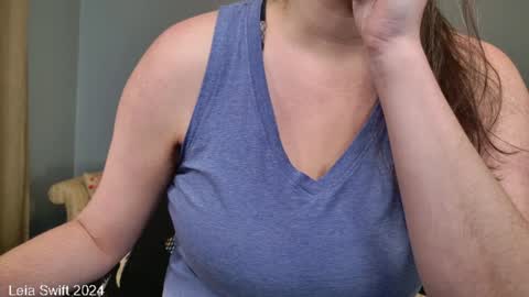 Snapshot of leiaswift chatting on January 2, 2025, 12:57 pm Leia Swift online show from January 2, 2025, 12:57 pm