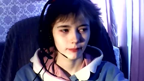 Snapshot of leigharedcross chatting on February 14, 2026, 5:26 am Viola online show from February 14, 2026, 5:26 am