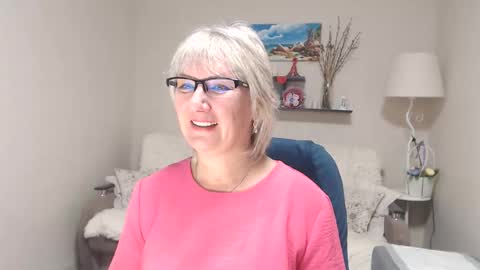 Snapshot of leilamays chatting on September 25, 2025, 3:10 am Leila Kinky online show from September 25, 2025, 3:10 am